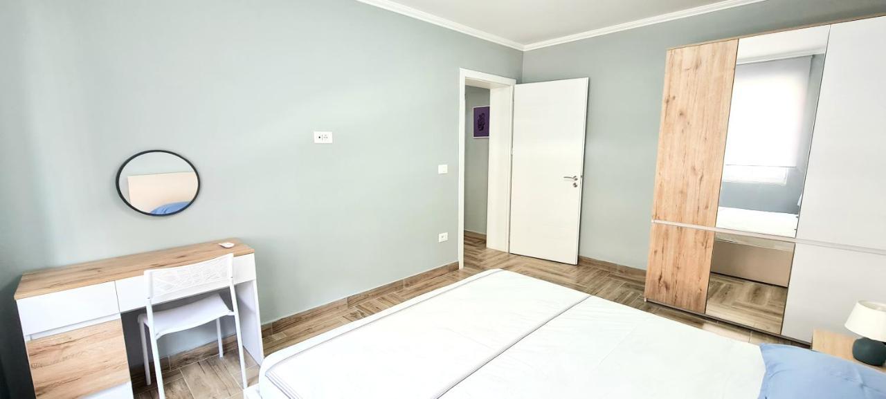 Appartamento 2V1 - 21 Dhjetori Tirana Esterno foto